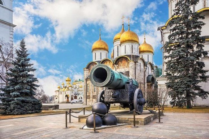 3 Hour Kremlin Tour with Local Private Guide (Pick Up included) image