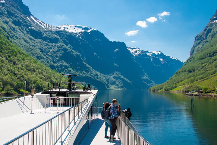 Guided day tour to Flåm - incl Premium Nærøyfjord Cruise and Flåm Railway  image