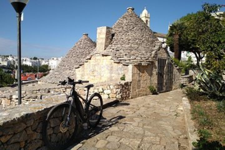 Ebike tours: Alberobello and the wines of Valle d'Itria image