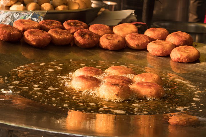 Udaipur: Street Food Crawl (2 Hours Guided Food Tasting Tour) image