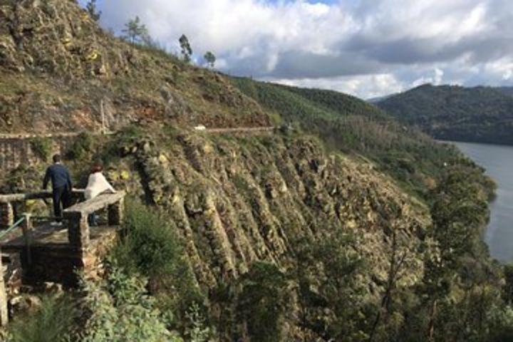 Douro Valley by Jeep UMM Classic English 4x4 image