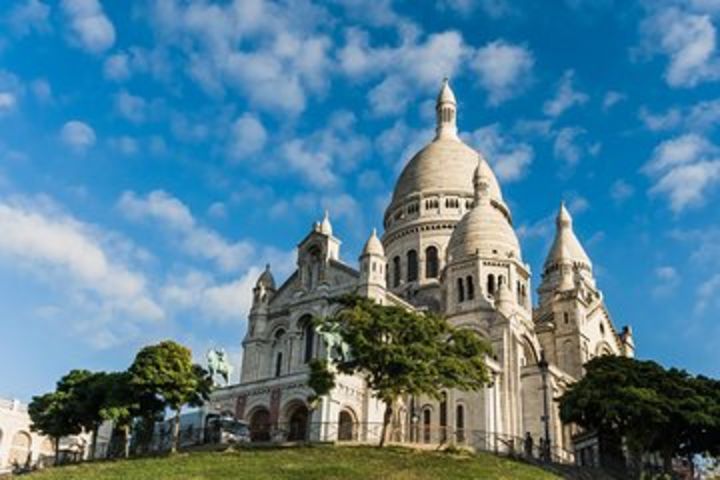 Family Treasure Hunt in Montmartre image