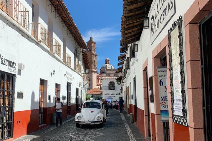 Private Full-Day Tour to Taxco and Cacahuamilpa Grottoes image