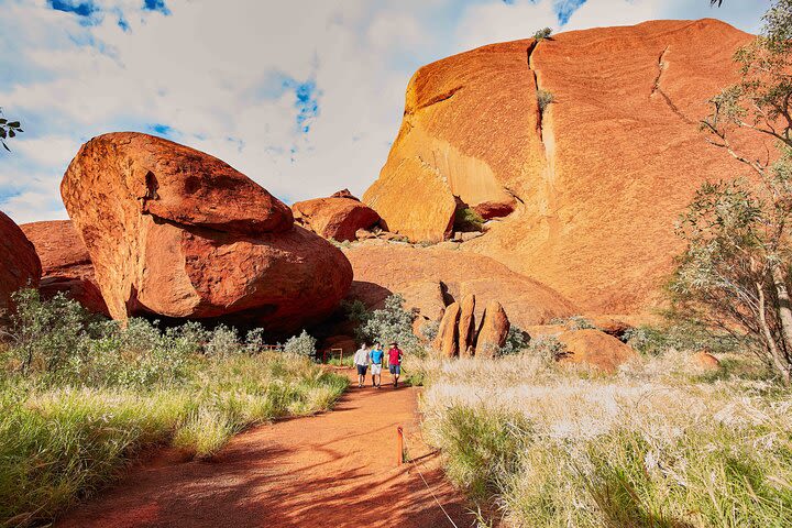 2-Day Uluru Sunset and Kata Tjuta Tour from Ayers Rock image