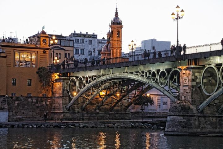 Seville Sunset Tapas Tour in Triana image