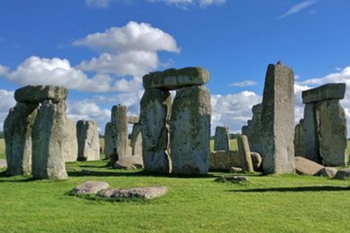 Stonehenge Half-Day expert guided tour from Bath for 2-8 image