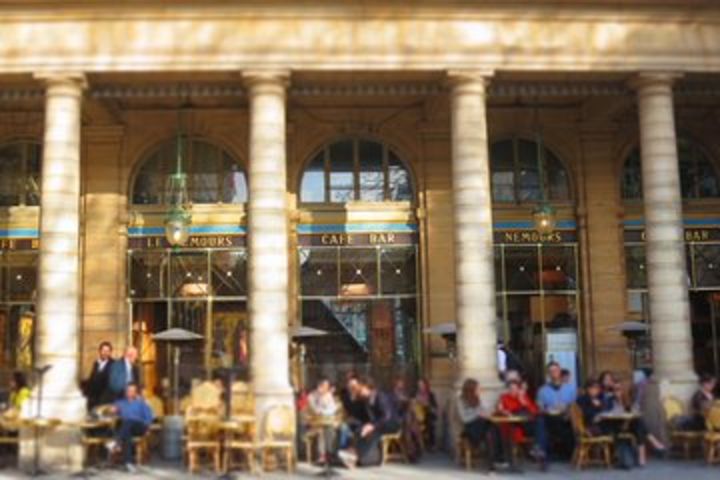 Right Bank of Paris 2-Hour Private Walking Tour image