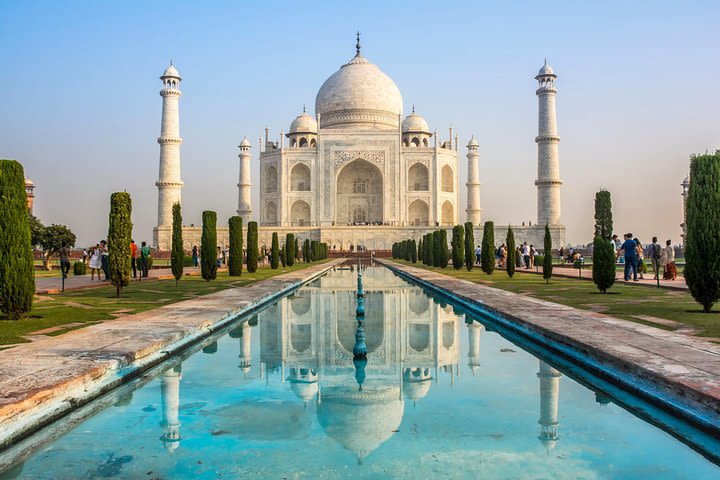 Delhi to Taj Mahal Agra by car, One Day Tour image