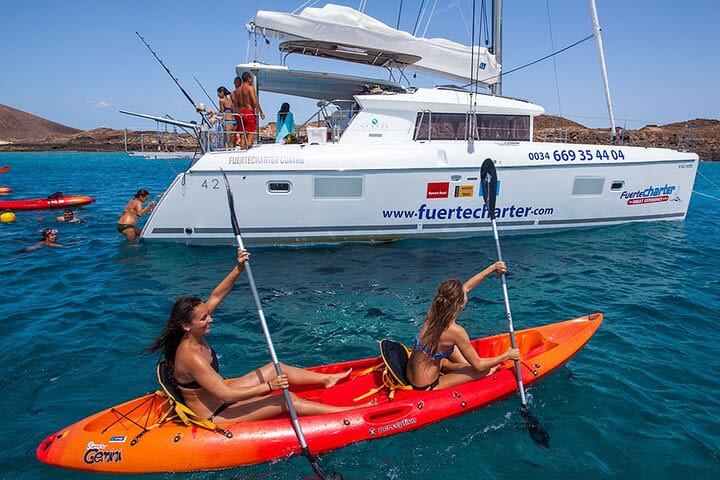 Private Catamaran trips to Lobos Island and Lanzarote in Lagoon 400 image