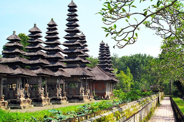 Bali Water Temples Tour: Tanah Lot, Ulun Danu and Taman Ayun (with Lunch) image