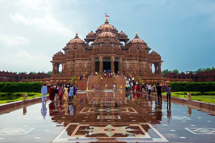 Private Tour of Temples and Spiritual Sites of Delhi with lunch image