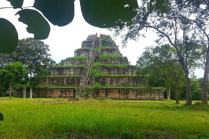 1 Day Tour to Koh Ker and Beng Mealea temple image