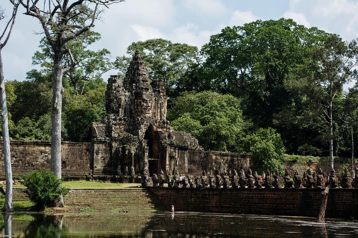 Angkor Wat Small Circuit Tour  image