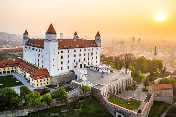 Budapest-Bratislava(Bratislava-Budapest)private transfer with a comfortable car image