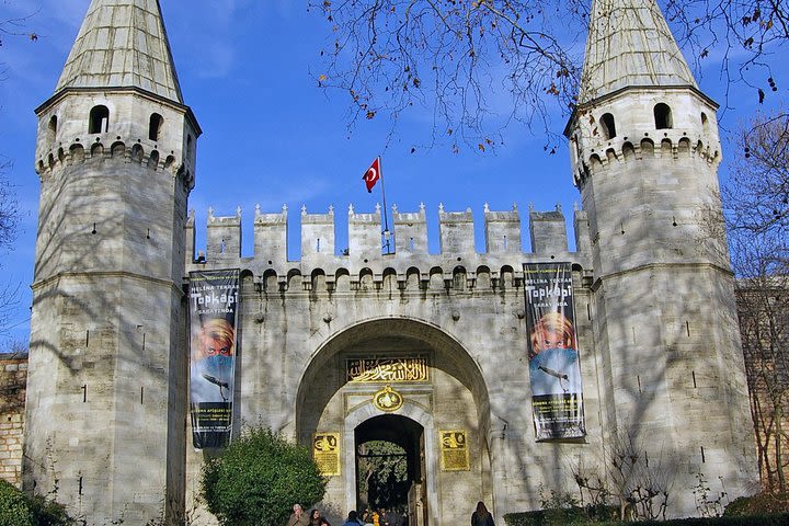 Topkapi Palace Skip-The-Line Entry with Guided Tour image