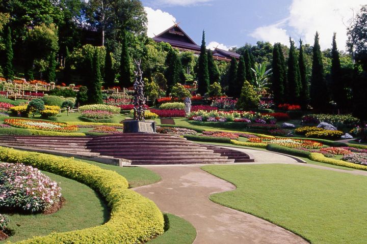 Doi Tung Royal Villa Cultural Tour image