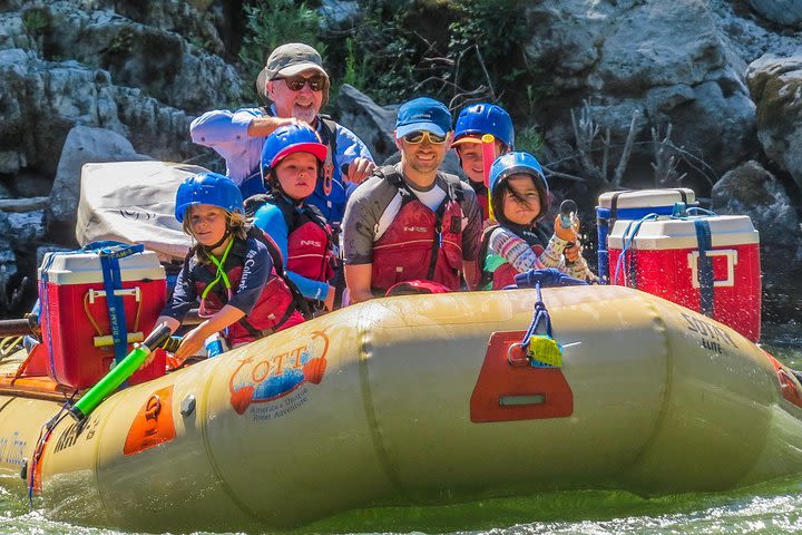 Full-Day Rogue River Hellgate Canyon Raft Tour image