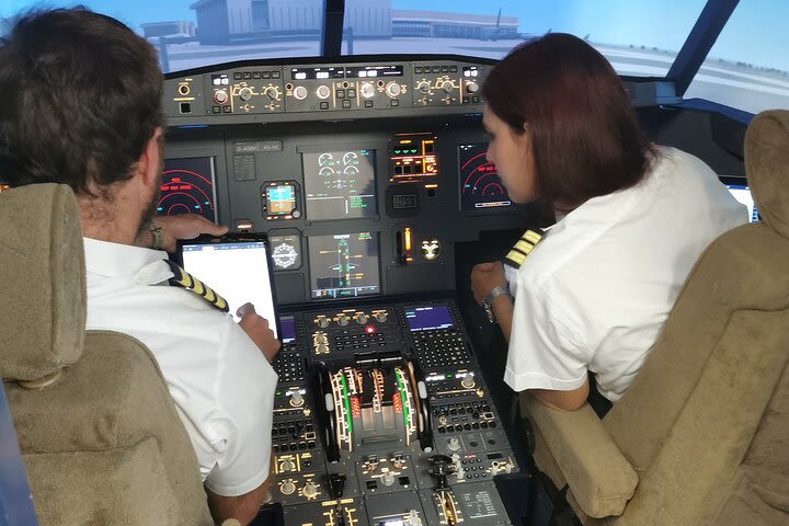 Airbus A320 Simulator Session image