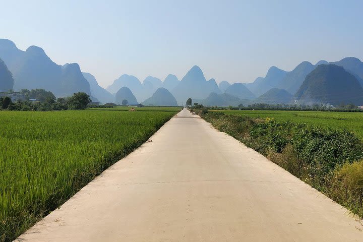 2-Day Self-Guided Yangshuo Tour with the Yulong Bamboo Boat and Xingping Town image