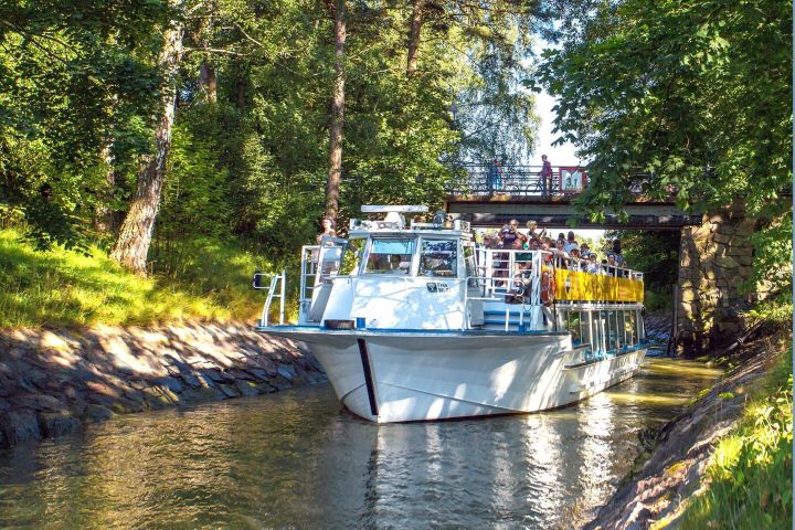 Helsinki Beautiful Canal Cruise – Sightseeing Boat Tour image