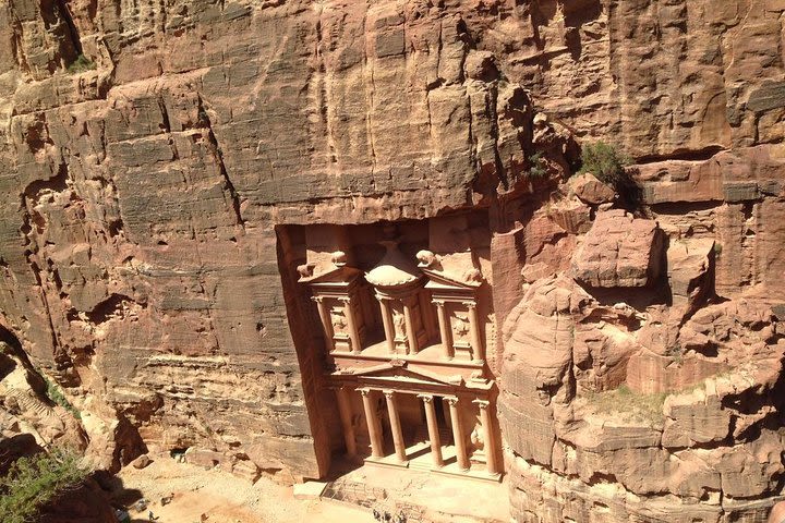 Provide private tour services around jordan  image