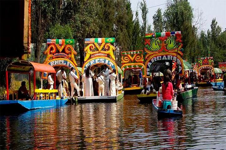 Mexico City Private Tour: Ethnic Markets, Tequila and Mezcal Museum, Xochimilco image