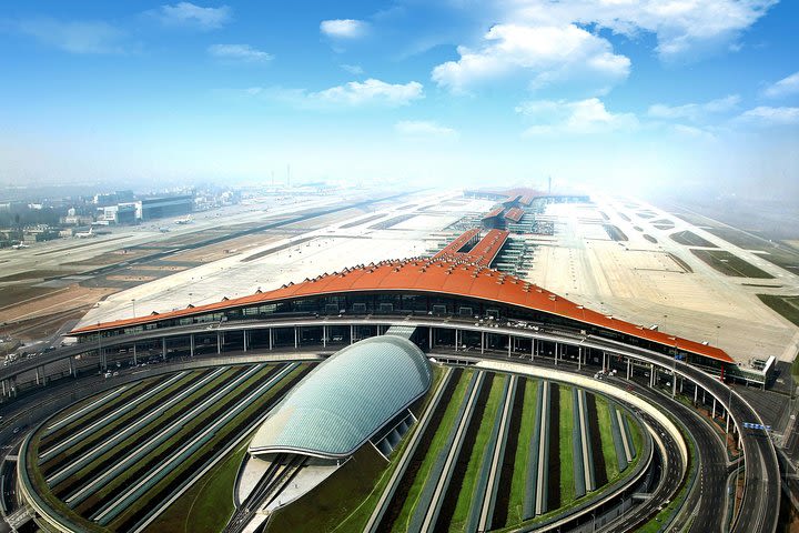 Beijing Capital International Airport Transfer: Airport (PEK) to Hotel Roundtrip image