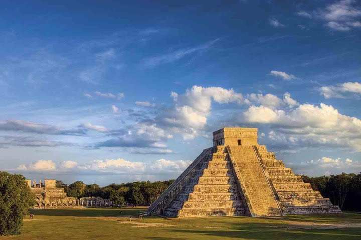 Full day tour to Chichén Itzá, Valladolid and Cenote, tour from Cancun image