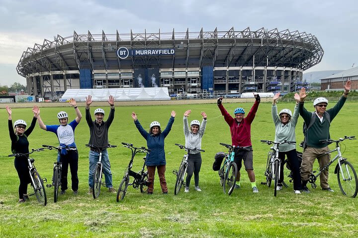 Award-winning circular cycle tour of Edinburgh! image