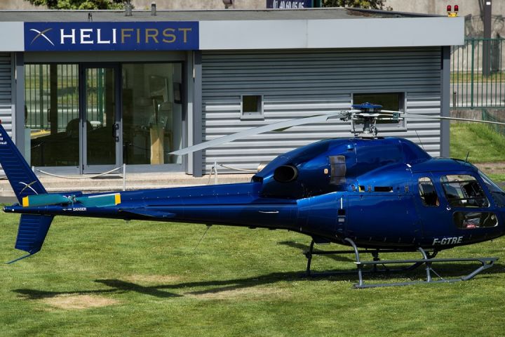 Paris Helicopter Tour & lunch at Château de Ferrières  image