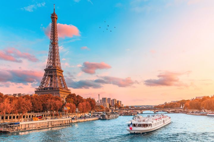 Seine River Cruise with Dinner Paris France (privilege) image