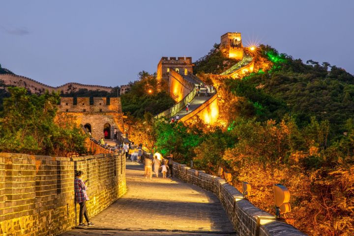 Badaling Great Wall Night Tour with Cultural Shows image