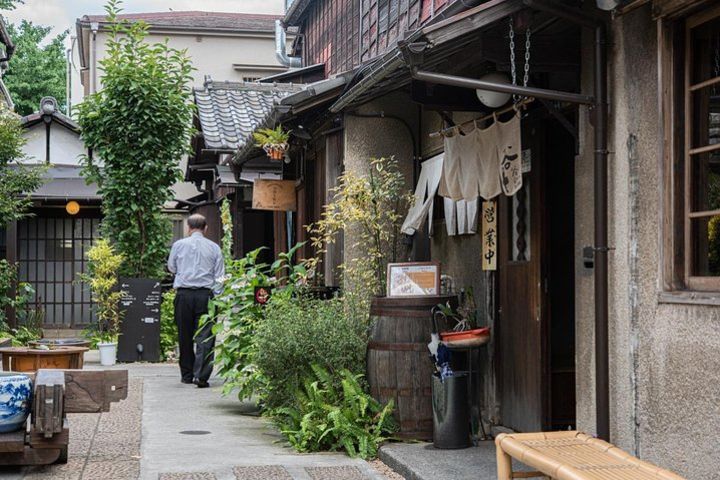 Retro Food Tour in Yanaka image