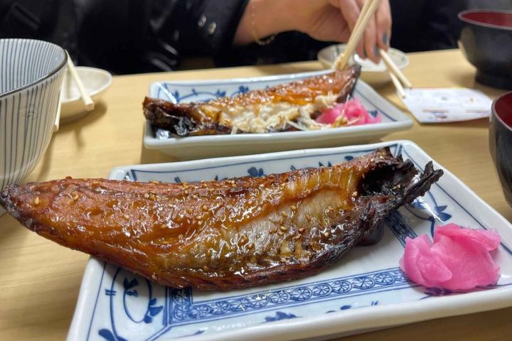 Tokyo: Classic Tsukiji Food Tour image