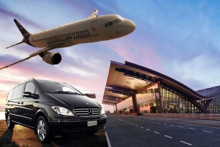 Private Hue Airport Transfer to City image