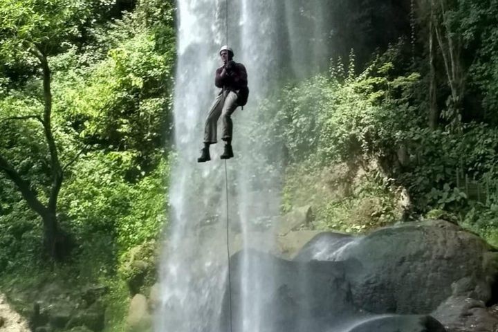 Rapel 45 meters on the Misol-Ha waterfall. image