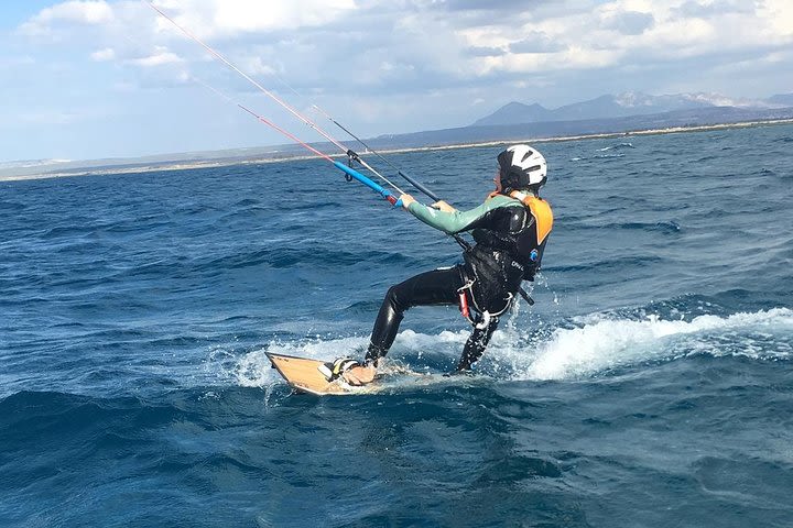 Learn how to kite surf image