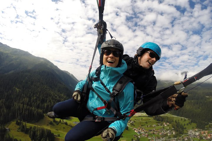 Davos Absolutely Free Flying Paragliding Tandem Flight 1'000 Meters High image