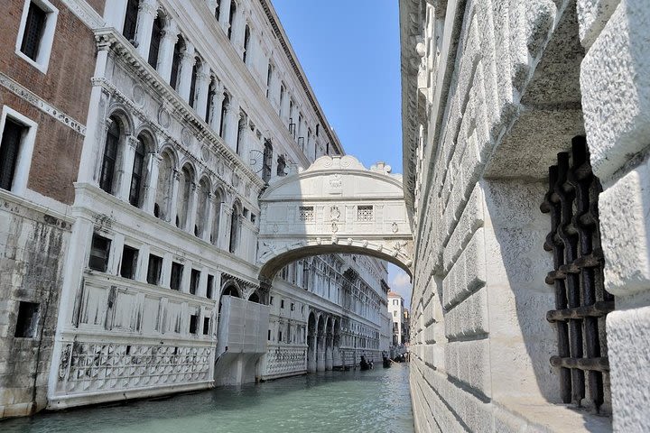 Morning Venice Walking Tour plus Doge's Palace Guided Visit -Special Venice 1600 image