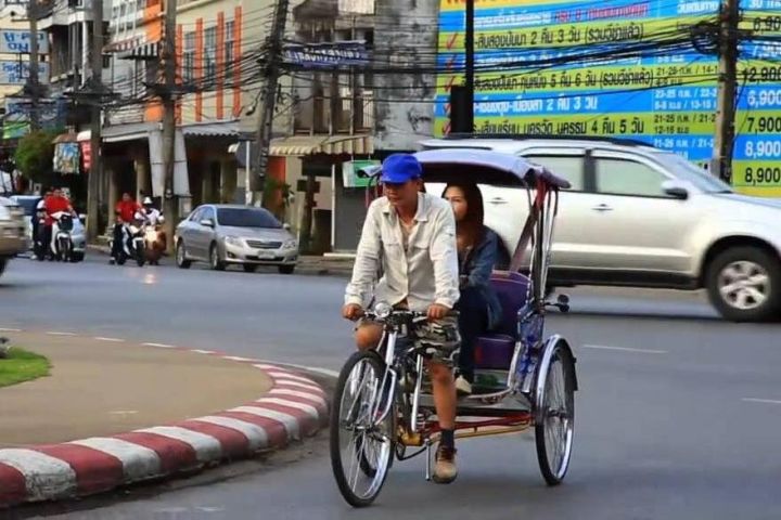 Chiang Rai Night Adventure: Dinner, Cultural Show & Trishaw Ride image