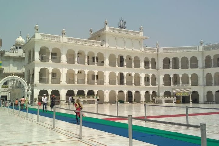 Historic Gurudwara Tour of Patna image