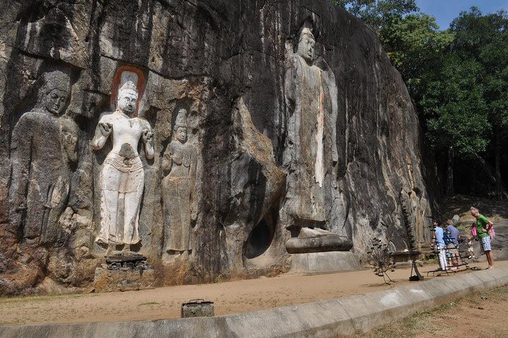 Yala to Ella via BUDURUWAGALA Rock Temple image