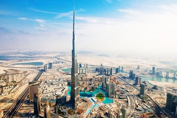 Skip the Line: Dubai Burj Khalifa Sunset Tickets: Level 124 & 125 image