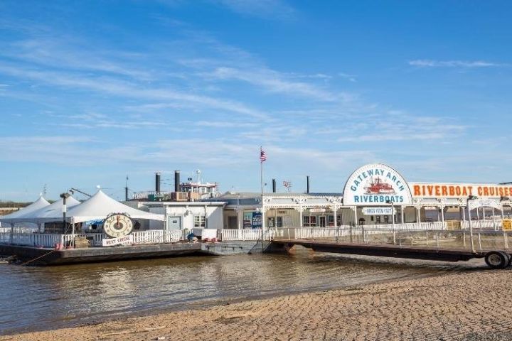 St. Louis Arch & River Cruise Tour image