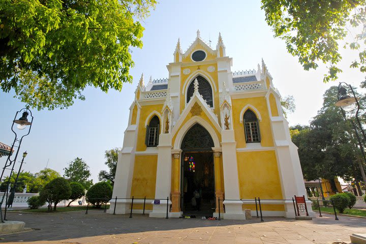 Explore! Cycling through Ayutthaya’s history image