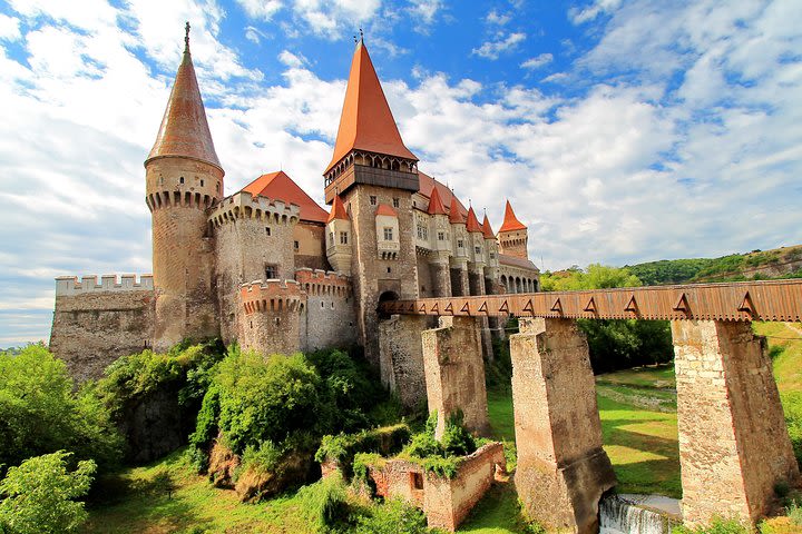 Transylvania Tour from Bucharest to Budapest: 4 days image