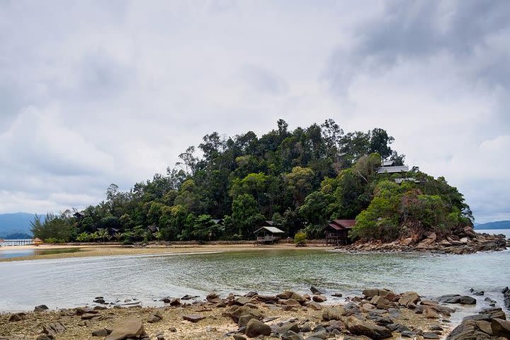 Hopping Tour in Dinawan Island image