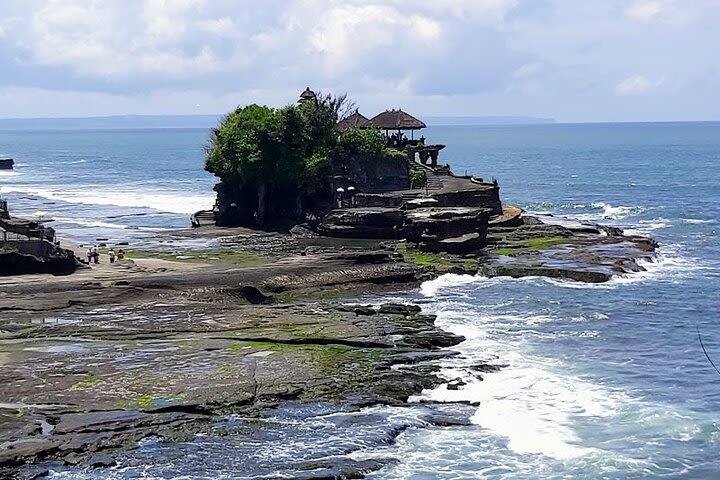 Amazing Private Tour-Tanah Lot Temple-Jimbaran beach Sunset Seafood Dinner image