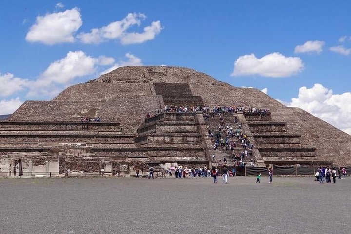 1-day excursion to Mexico City and Pyramids of Teotihuacán image