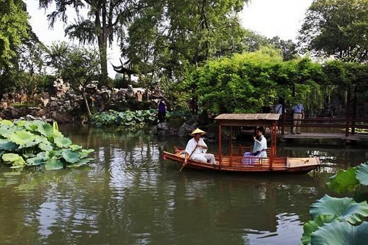 Suzhou and Zhouzhuang Water Village Private Day Tour with Lunch image